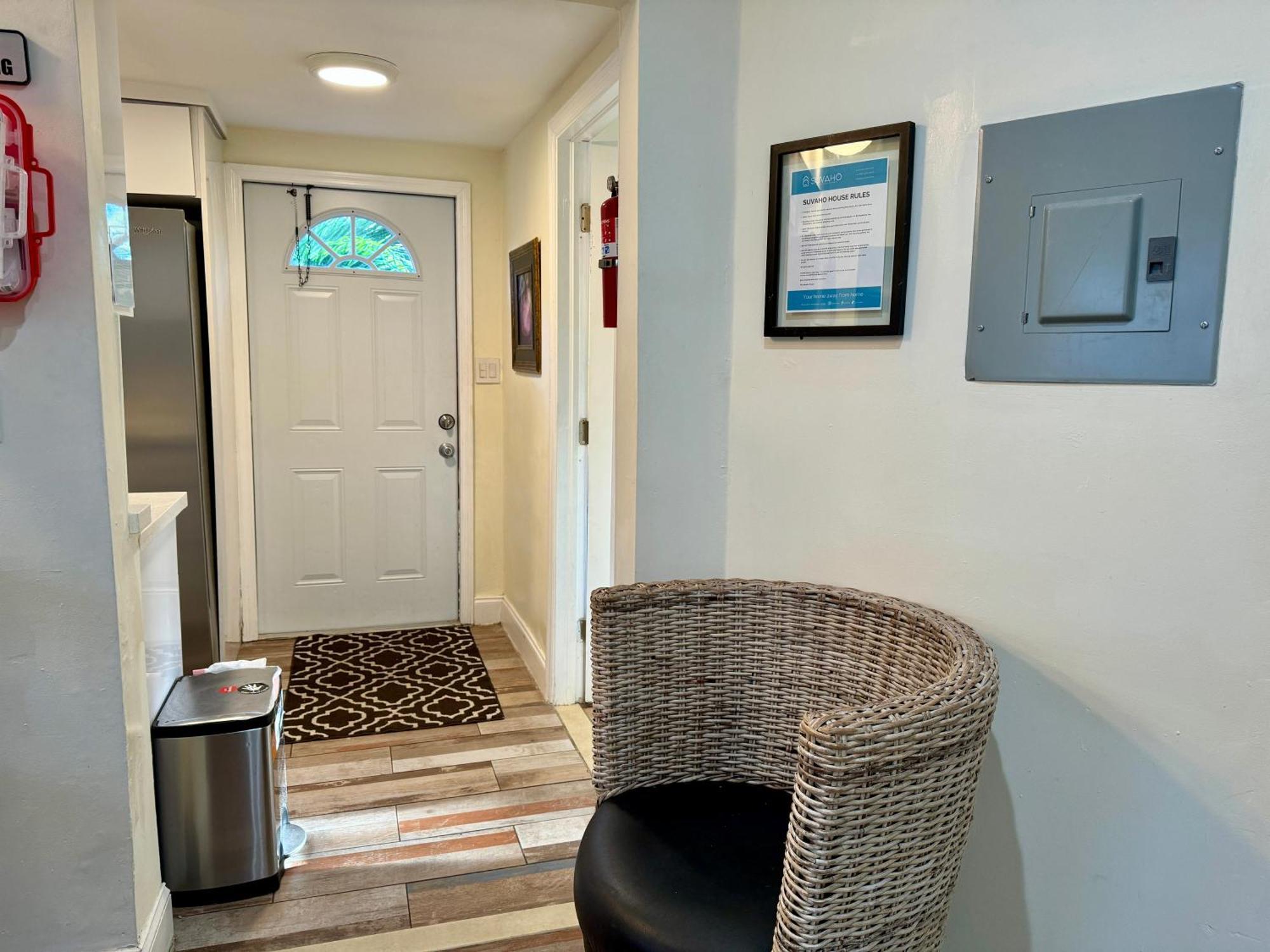 Private Rooms At Miami Centrally Located With Free Parking Exterior photo